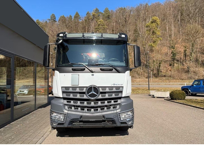 Mercedes-Benz Arocs 1840 - 3 way tipper truck + crane - Kipper vrachtwagen, Kraanwagen: afbeelding 5 Mercedes-Benz Arocs 1840 - 3 way tipper truck + crane - Kipper vrachtwagen, Kraanwagen: afbeelding 5