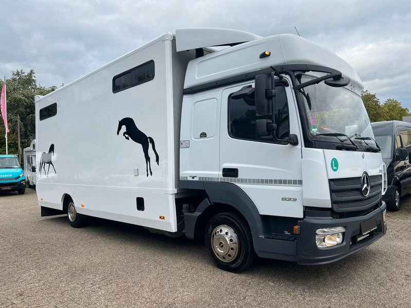 Mercedes-Benz Atego 823 - Horse transporter - Paardenvrachtwagen: afbeelding 2 Mercedes-Benz Atego 823 - Horse transporter - Paardenvrachtwagen: afbeelding 2