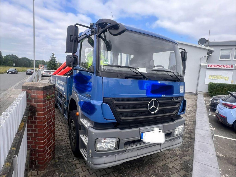 Mercedes-Benz Axor 1829 Palfinger hátsó daru PK 12002 klíma - Vrachtwagen met open laadbak, Kraanwagen: afbeelding 2 Mercedes-Benz Axor 1829 Palfinger hátsó daru PK 12002 klíma - Vrachtwagen met open laadbak, Kraanwagen: afbeelding 2