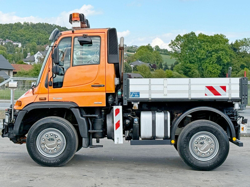 Mercedes-Benz UNIMOG 400 * KIPPER 2,40 * 4x4 * TOPZUSTAND - Kipper vrachtwagen: afbeelding 4 Mercedes-Benz UNIMOG 400 * KIPPER 2,40 * 4x4 * TOPZUSTAND - Kipper vrachtwagen: afbeelding 4