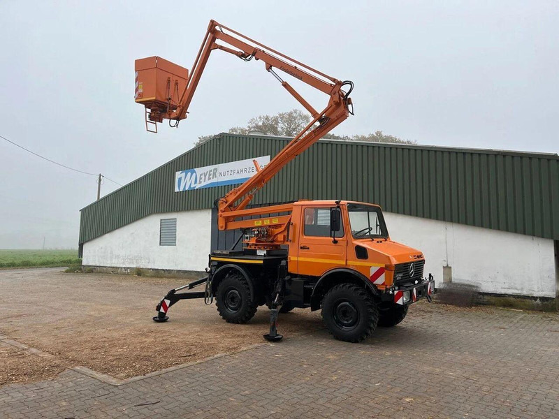 Mercedes-Benz Unimog 1200 4x4 - Lifting basket - Vrachtwagen hoogwerker, Kraanwagen: afbeelding 4 Mercedes-Benz Unimog 1200 4x4 - Lifting basket - Vrachtwagen hoogwerker, Kraanwagen: afbeelding 4