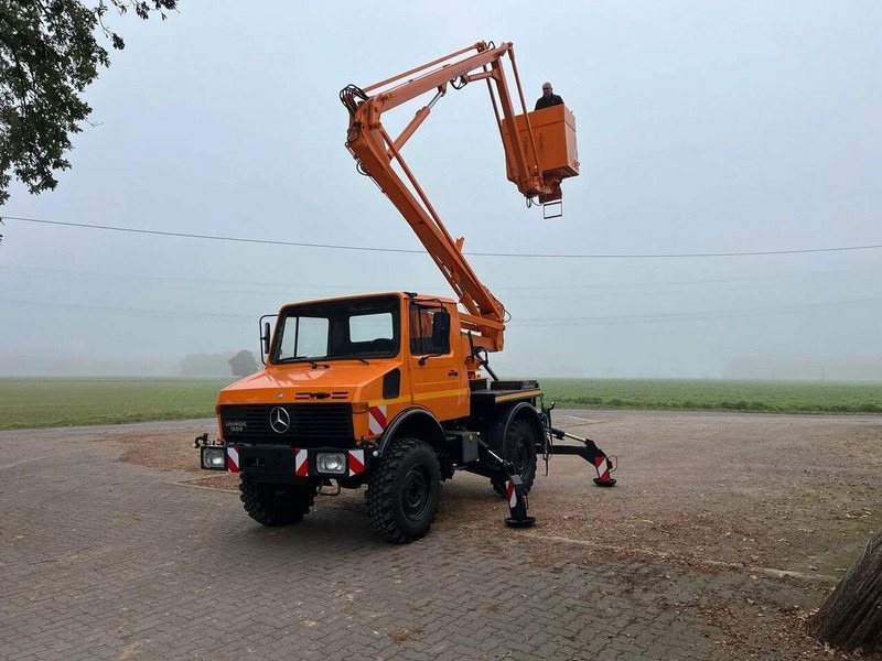 Mercedes-Benz Unimog 1200 4x4 - Lifting basket - Vrachtwagen hoogwerker, Kraanwagen: afbeelding 3 Mercedes-Benz Unimog 1200 4x4 - Lifting basket - Vrachtwagen hoogwerker, Kraanwagen: afbeelding 3