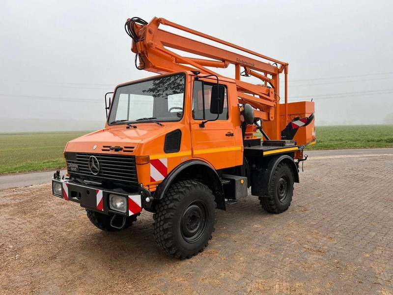 Mercedes-Benz Unimog 1200 4x4 - Lifting basket - Vrachtwagen hoogwerker, Kraanwagen: afbeelding 1 Mercedes-Benz Unimog 1200 4x4 - Lifting basket - Vrachtwagen hoogwerker, Kraanwagen: afbeelding 1