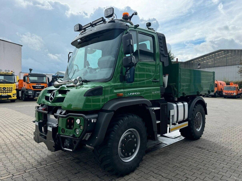 Mercedes-Benz Unimog U430 4x4 Tipper - Kipper vrachtwagen: afbeelding 1 Mercedes-Benz Unimog U430 4x4 Tipper - Kipper vrachtwagen: afbeelding 1