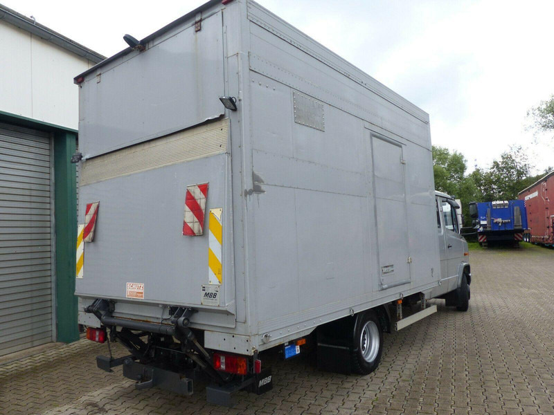 Mercedes-Benz Vario 818 Doka horse transporter + Tail lift - Paardenvrachtwagen: afbeelding 5 Mercedes-Benz Vario 818 Doka horse transporter + Tail lift - Paardenvrachtwagen: afbeelding 5