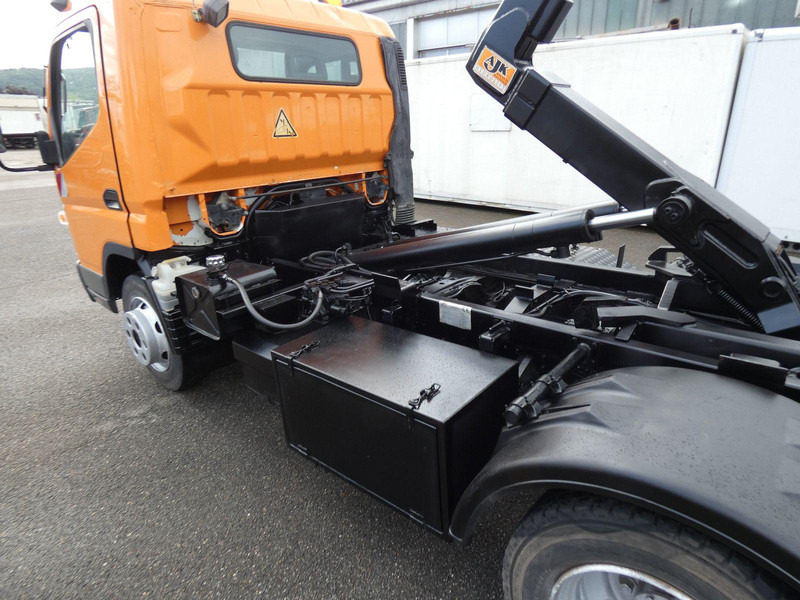 Mitsubishi Canter Fuso Abrollkipper - Vrachtwagen met open laadbak, Kraanwagen: afbeelding 5 Mitsubishi Canter Fuso Abrollkipper - Vrachtwagen met open laadbak, Kraanwagen: afbeelding 5