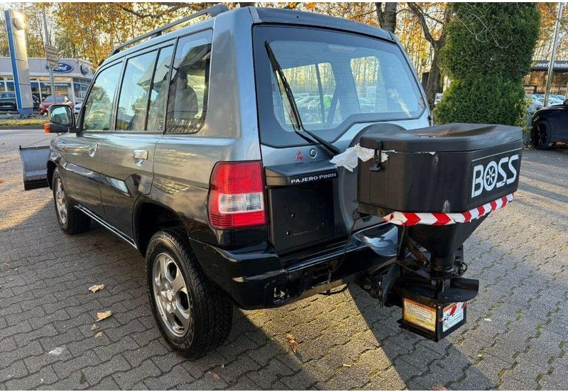 Mitsubishi Pajero Pinin + Snow Plow - SUV: afbeelding 4 Mitsubishi Pajero Pinin + Snow Plow - SUV: afbeelding 4