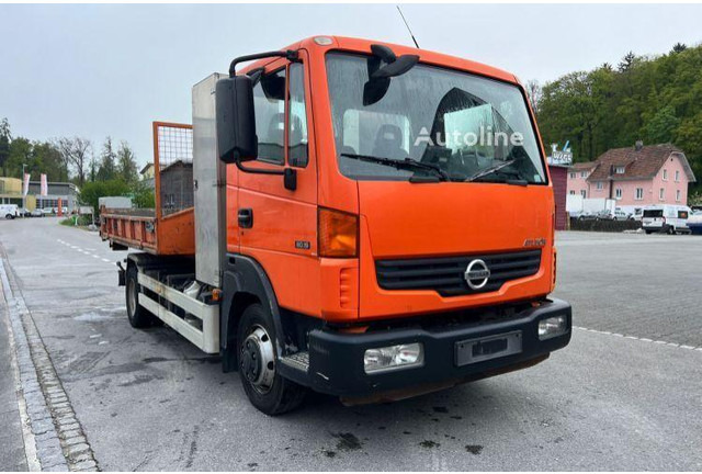 Nissan Atleon 80.19 - Hook lift truck+tipper - Haakarmsysteem vrachtwagen: afbeelding 4 Nissan Atleon 80.19 - Hook lift truck+tipper - Haakarmsysteem vrachtwagen: afbeelding 4