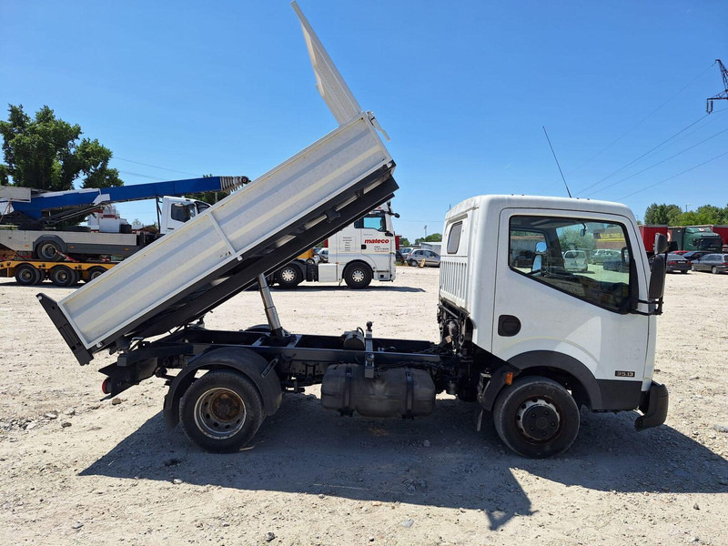 Nissan Cabstar 2,5 TDi - 3 sided Tipper - Kipper bestelwagen: afbeelding 4 Nissan Cabstar 2,5 TDi - 3 sided Tipper - Kipper bestelwagen: afbeelding 4