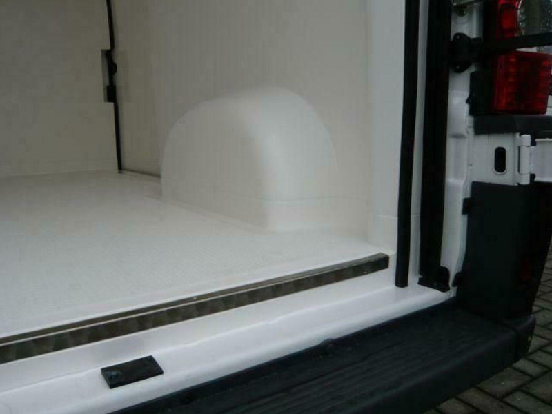 Peugeot Boxer BlueHDI 35 L2H2 Hűtős furgon Frigosoft 4500 - Koelwagen: afbeelding 2 Peugeot Boxer BlueHDI 35 L2H2 Hűtős furgon Frigosoft 4500 - Koelwagen: afbeelding 2