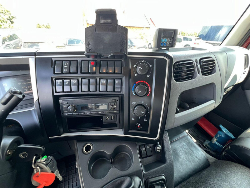 Koelwagen vrachtwagen Renault D 18 250 DTI 18T REFRIGERATOR + LIFT: afbeelding 18