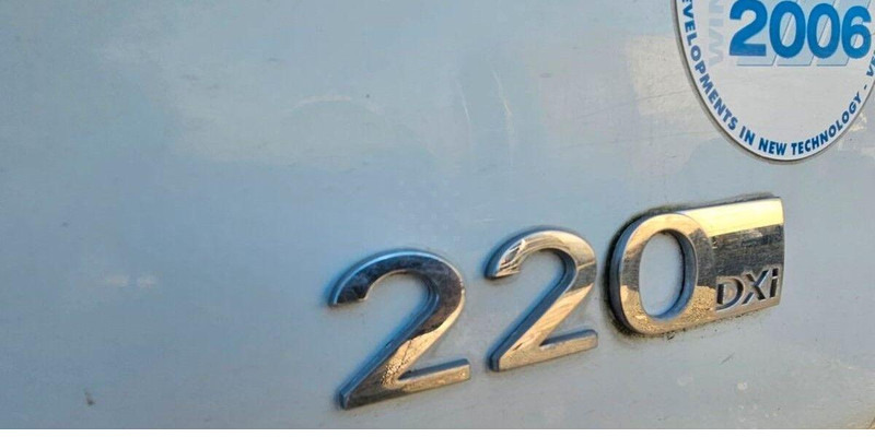 Renault MIDLUM 220 Dxi - Road sweeper truck - Veegwagen: afbeelding 5 Renault MIDLUM 220 Dxi - Road sweeper truck - Veegwagen: afbeelding 5