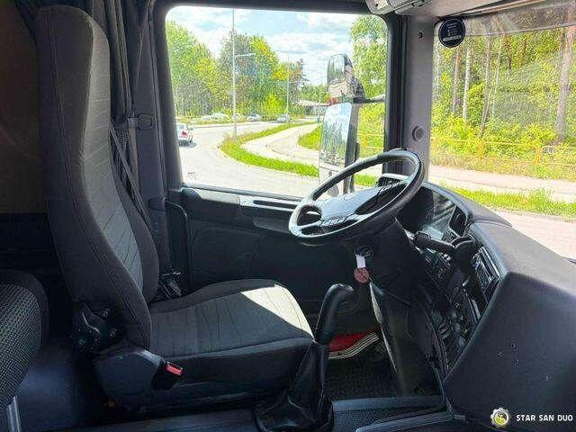 Scania D 320 FIRE BRIGADE Tank 12,000 Litres - Brandweerwagen: afbeelding 3 Scania D 320 FIRE BRIGADE Tank 12,000 Litres - Brandweerwagen: afbeelding 3