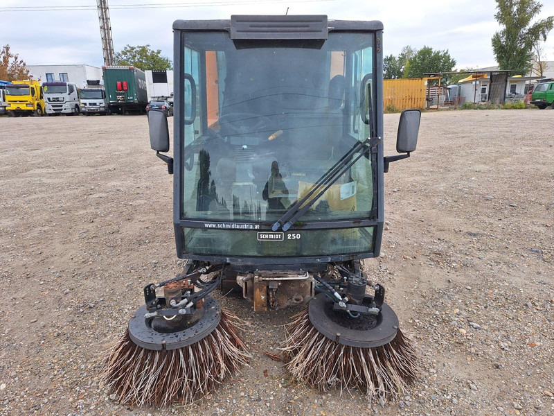 Schmidt Swingo 250 - Sweeper - Veegwagen: afbeelding 2 Schmidt Swingo 250 - Sweeper - Veegwagen: afbeelding 2