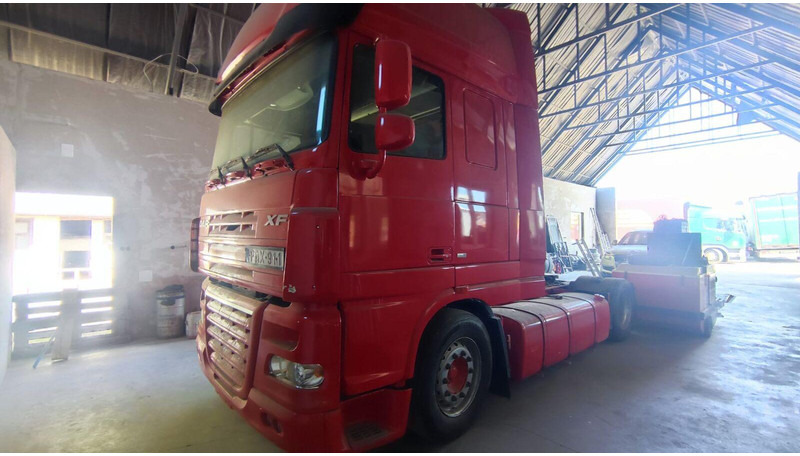 DAF XF 105.460 Lowdeck - MEGA - Trekker: afbeelding 1 DAF XF 105.460 Lowdeck - MEGA - Trekker: afbeelding 1