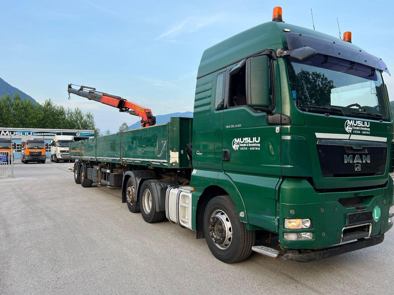 MAN TGX 26.440 6x2 + Flatbed semi trailer + Crane PK26002 - Trekker: afbeelding 2 MAN TGX 26.440 6x2 + Flatbed semi trailer + Crane PK26002 - Trekker: afbeelding 2