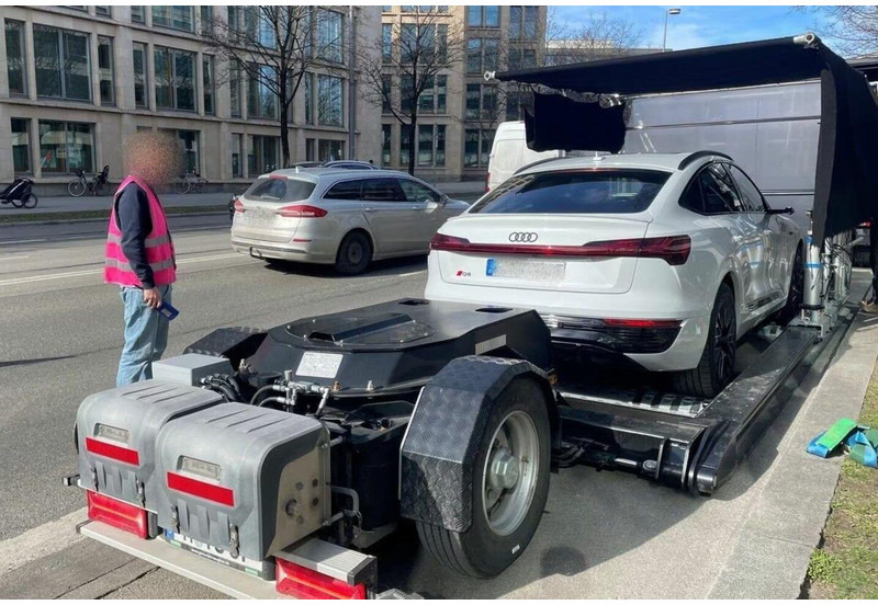 Trekker Mercedes-Benz Arocs 2143 Specialized for MOVIE production: afbeelding 15