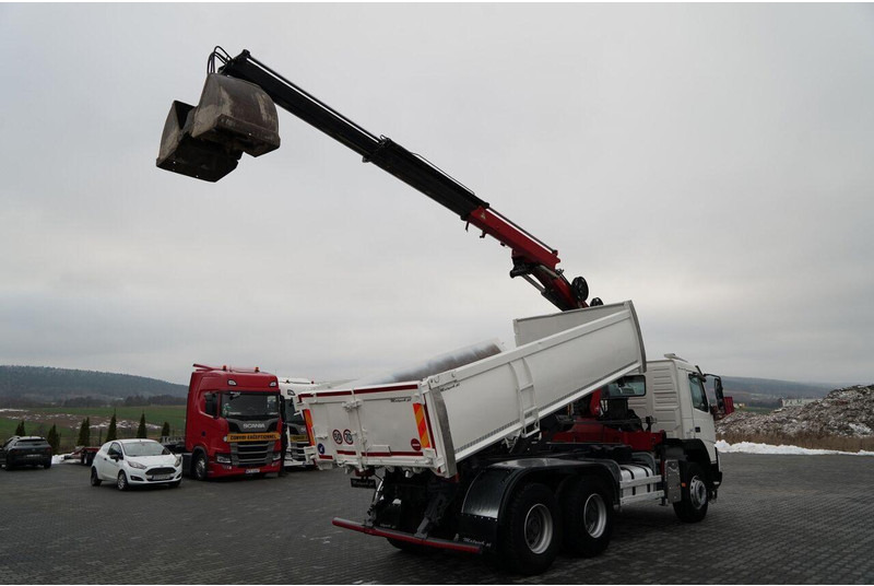 Volvo FMX 380 / 6x4 / WYWROTKA + HDS HMF 1820 K2 / HYDROBURTA / STEROW - Kipper vrachtwagen, Kraanwagen: afbeelding 4 Volvo FMX 380 / 6x4 / WYWROTKA + HDS HMF 1820 K2 / HYDROBURTA / STEROW - Kipper vrachtwagen, Kraanwagen: afbeelding 4