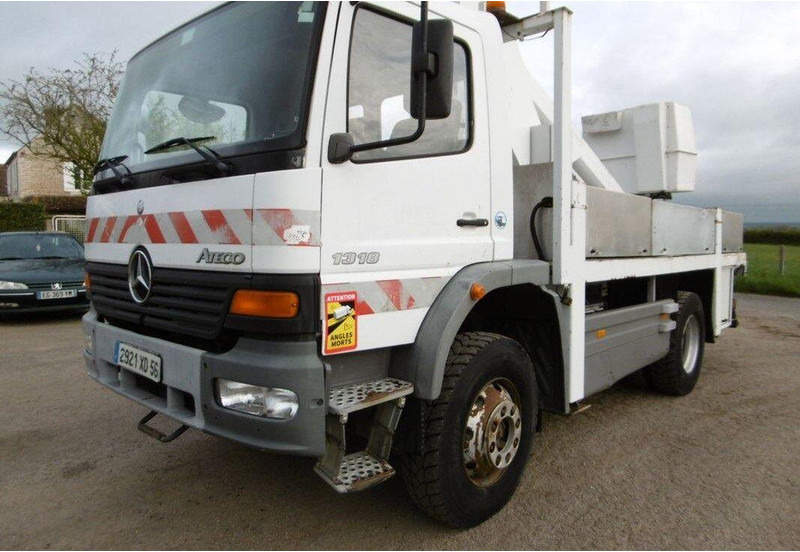 Mercedes-Benz Atego 1318 Nacelle - Lifting basket truck - Vrachtwagen, Kraanwagen: afbeelding 1 Mercedes-Benz Atego 1318 Nacelle - Lifting basket truck - Vrachtwagen, Kraanwagen: afbeelding 1
