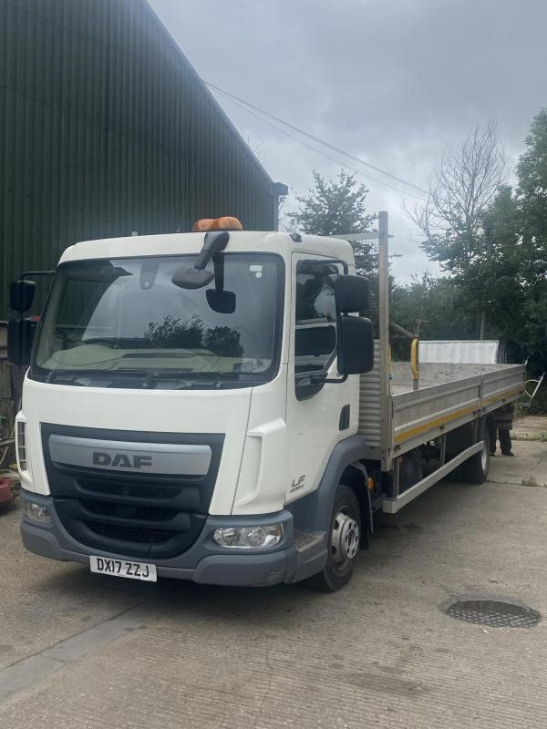DAF LF45-150 Euro 6 - Vrachtwagen met open laadbak: afbeelding 2 DAF LF45-150 Euro 6 - Vrachtwagen met open laadbak: afbeelding 2