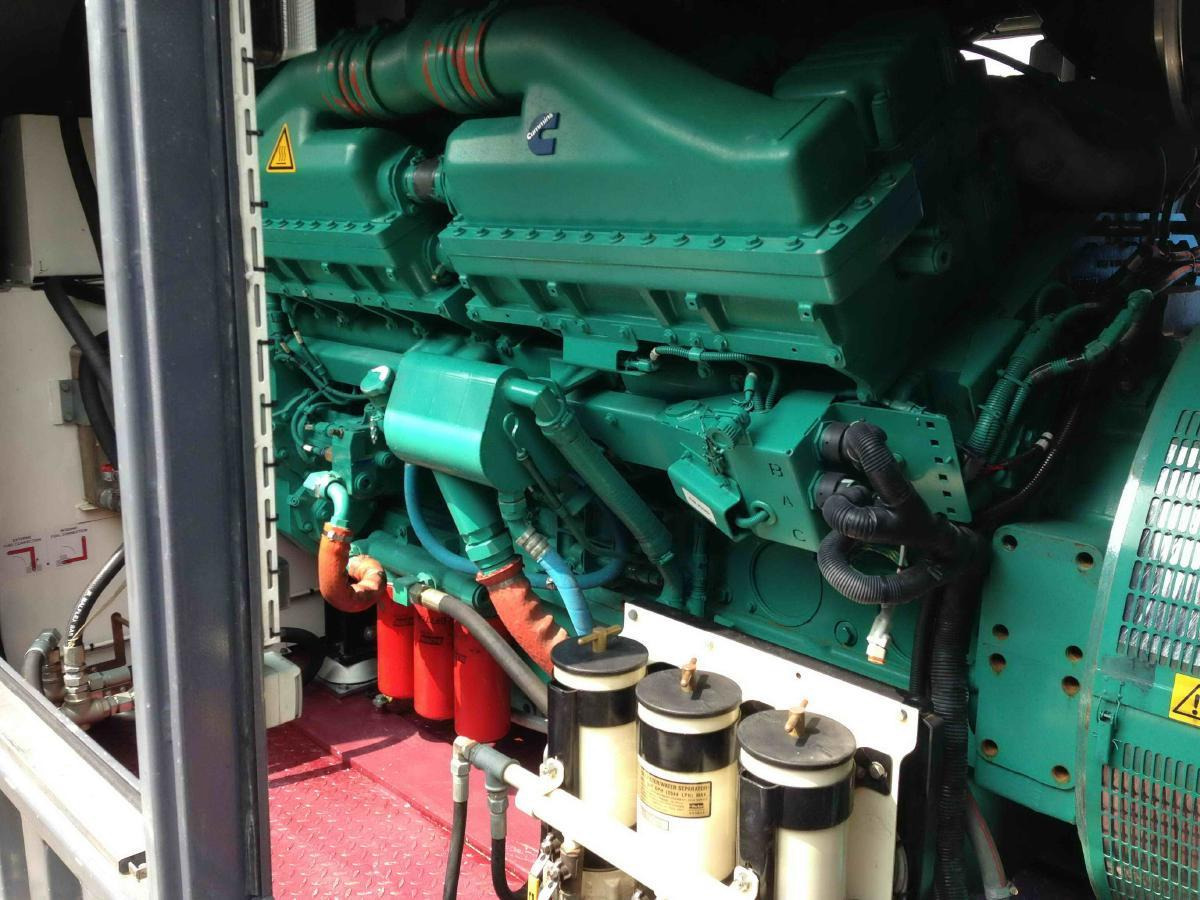 Cummins Generator 1250 KVA QSK45-G4 Engine Super silent Silent - Industrie generator: afbeelding 4 Cummins Generator 1250 KVA QSK45-G4 Engine Super silent Silent - Industrie generator: afbeelding 4