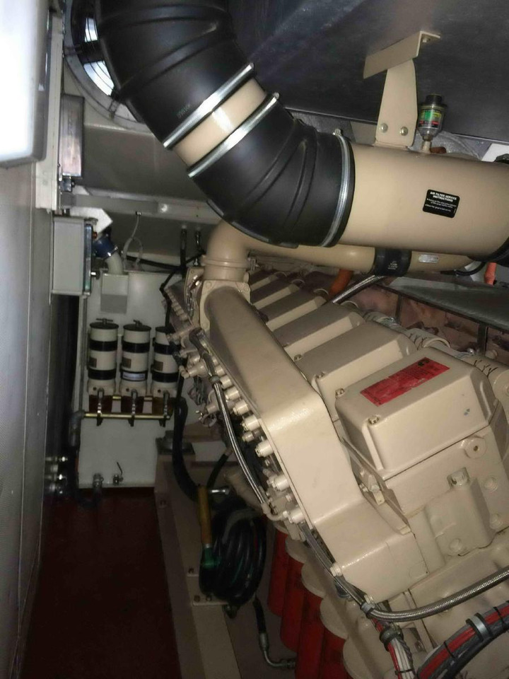 Cummins Generator 1425 KVA powerd by KTA50-G3 - Industrie generator: afbeelding 1 Cummins Generator 1425 KVA powerd by KTA50-G3 - Industrie generator: afbeelding 1
