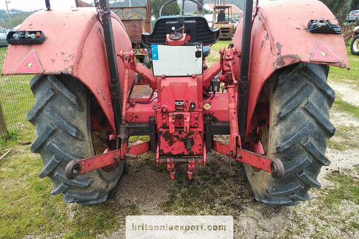 INTERNATIONAL 523 Farm Tractor | 2.9 diesel | 3 cylinder | - Tractor: afbeelding 4 INTERNATIONAL 523 Farm Tractor | 2.9 diesel | 3 cylinder | - Tractor: afbeelding 4