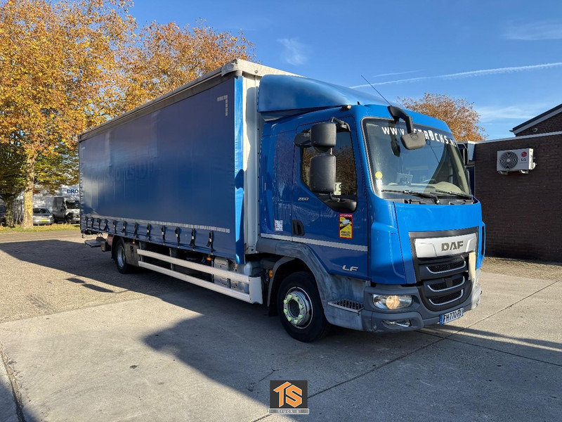 DAF LF 12T 260 AUTOMATIC - LADEBORDWAND - TOP TRUCK - Schuifzeilen vrachtwagen: afbeelding 3 DAF LF 12T 260 AUTOMATIC - LADEBORDWAND - TOP TRUCK - Schuifzeilen vrachtwagen: afbeelding 3