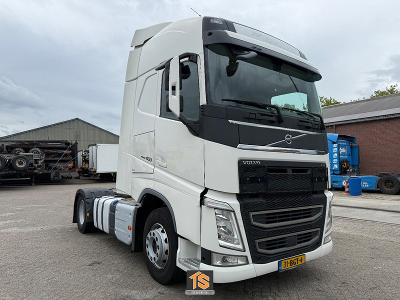 Volvo FH 460 EURO 6 - AUTOMATIC - 2 TANKS - NL TRUCK - APK/TUV 02/2026 - NEW TACHO - TOP! - Trekker: afbeelding 3 Volvo FH 460 EURO 6 - AUTOMATIC - 2 TANKS - NL TRUCK - APK/TUV 02/2026 - NEW TACHO - TOP! - Trekker: afbeelding 3
