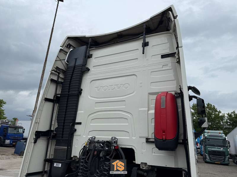 Volvo FH 460 EURO 6 - AUTOMATIC - 2 TANKS - NL TRUCK - APK/TUV 02/2026 - NEW TACHO - TOP! - Trekker: afbeelding 5 Volvo FH 460 EURO 6 - AUTOMATIC - 2 TANKS - NL TRUCK - APK/TUV 02/2026 - NEW TACHO - TOP! - Trekker: afbeelding 5