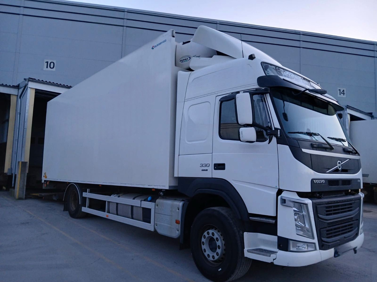Volvo FM330 / Carrier Supra 850 nordic - Koelwagen vrachtwagen: afbeelding 2 Volvo FM330 / Carrier Supra 850 nordic - Koelwagen vrachtwagen: afbeelding 2