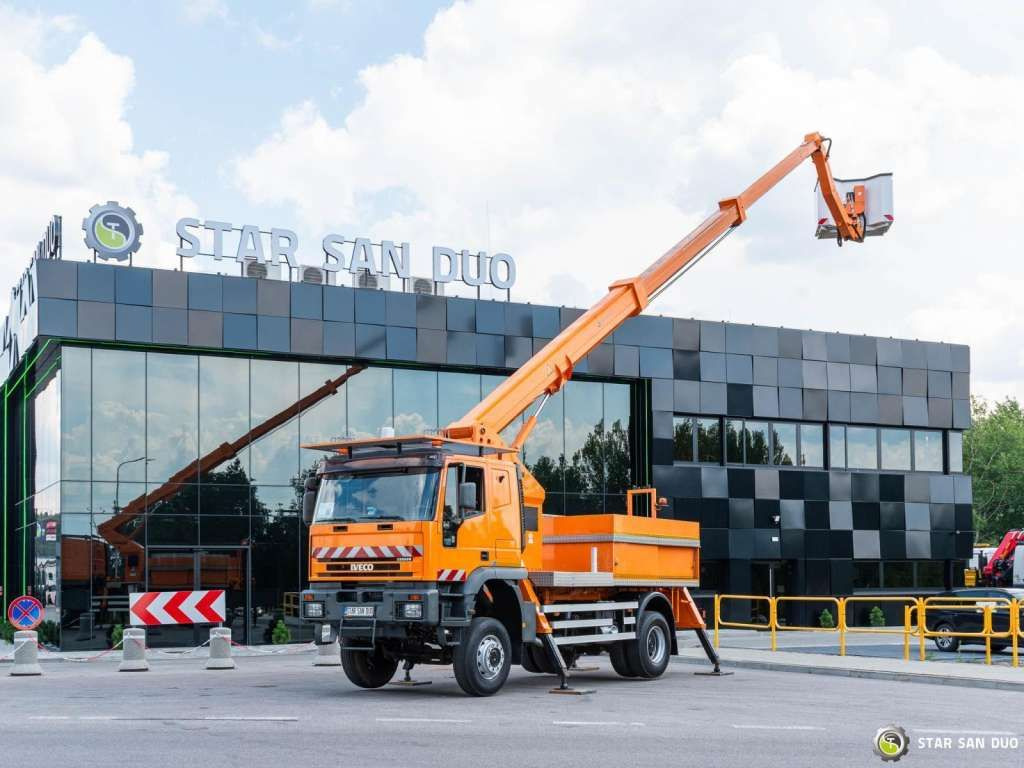Iveco CURSOR 240 4x4 RUTHMANN T225 22,5 Meters Lift - Vrachtwagen hoogwerker: afbeelding 1 Iveco CURSOR 240 4x4 RUTHMANN T225 22,5 Meters Lift - Vrachtwagen hoogwerker: afbeelding 1