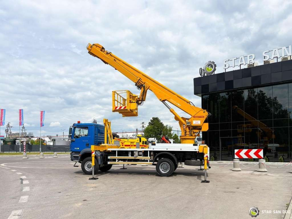 MAN TGM 18.330 4x4 MULTITEL J335 Truck Mounted Lift - Vrachtwagen hoogwerker: afbeelding 2 MAN TGM 18.330 4x4 MULTITEL J335 Truck Mounted Lift - Vrachtwagen hoogwerker: afbeelding 2