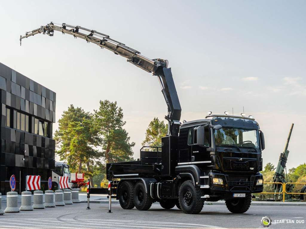 MAN TGS 26.420 6x6 HMF 3000 K6 Fly Jib Crane Basket - Kraanwagen: afbeelding 2 MAN TGS 26.420 6x6 HMF 3000 K6 Fly Jib Crane Basket - Kraanwagen: afbeelding 2