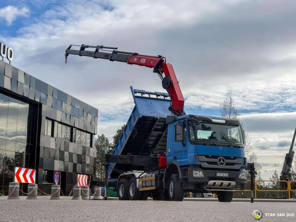 Mercedes-Benz ACTROS 3341 6x6 HMF 4220 K4 CRANE KIPPER - Kipper vrachtwagen: afbeelding 3 Mercedes-Benz ACTROS 3341 6x6 HMF 4220 K4 CRANE KIPPER - Kipper vrachtwagen: afbeelding 3