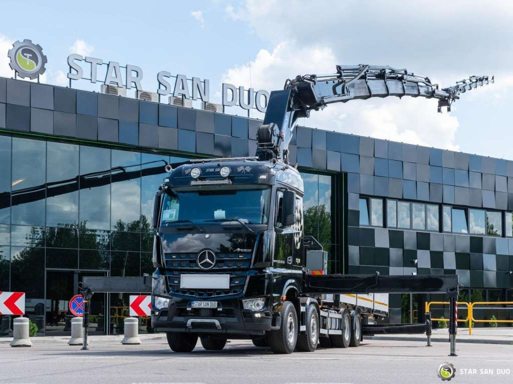 Mercedes-Benz AROCS 3251 8x4 HMF 8520 Fly Jib Winch - Kraanwagen: afbeelding 1 Mercedes-Benz AROCS 3251 8x4 HMF 8520 Fly Jib Winch - Kraanwagen: afbeelding 1