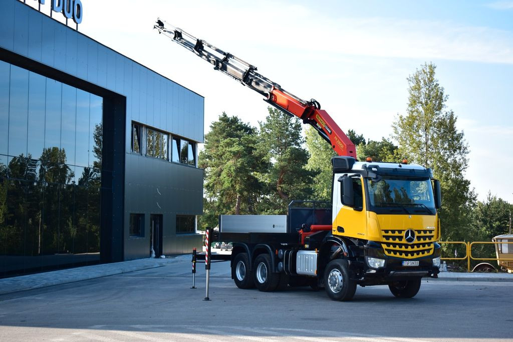 Mercedes-Benz AROCS 3345 6x6 PALFINGER PK 33002 EURO 6 KRAN - Kraanwagen, Vrachtwagen met open laadbak: afbeelding 1 Mercedes-Benz AROCS 3345 6x6 PALFINGER PK 33002 EURO 6 KRAN - Kraanwagen, Vrachtwagen met open laadbak: afbeelding 1
