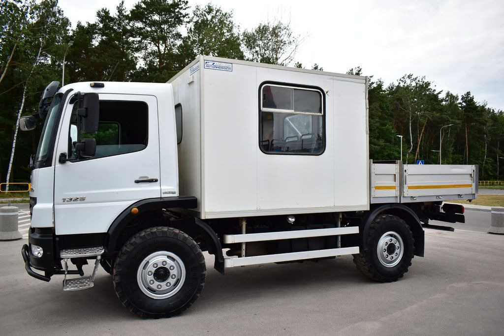 Mercedes-Benz ATEGO 1326 4x4 OFF ROAD CAMPER BUS BOX . - Bakwagen: afbeelding 4 Mercedes-Benz ATEGO 1326 4x4 OFF ROAD CAMPER BUS BOX . - Bakwagen: afbeelding 4