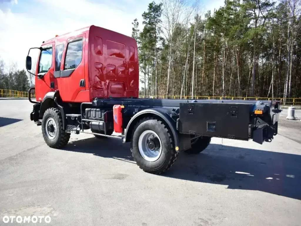 Renault MIDLUM 4x4 DOKA Brigade Double Cabin Camper - Chassis vrachtwagen: afbeelding 4 Renault MIDLUM 4x4 DOKA Brigade Double Cabin Camper - Chassis vrachtwagen: afbeelding 4