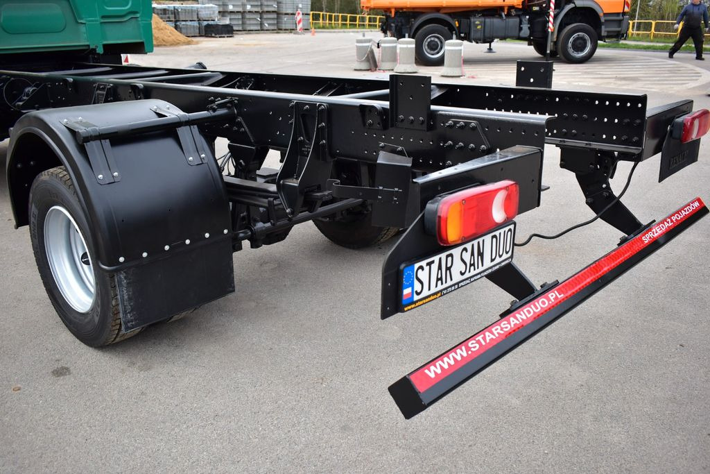 Renault MIDLUM 4x4 DOKA DUBEL KABINE CHASSIS - Chassis vrachtwagen: afbeelding 5 Renault MIDLUM 4x4 DOKA DUBEL KABINE CHASSIS - Chassis vrachtwagen: afbeelding 5