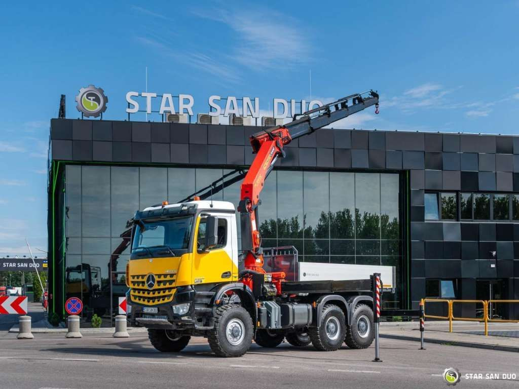 Mercedes-Benz AROCS 3345 6x6 PALFINGER PK 33002 Euro 6 Crane - Trekker: afbeelding 4 Mercedes-Benz AROCS 3345 6x6 PALFINGER PK 33002 Euro 6 Crane - Trekker: afbeelding 4
