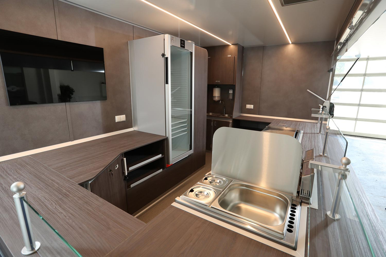 Mobil BORCO HÖHNS - Zelfrijdende verkoopwagen: afbeelding 3 Mobil BORCO HÖHNS - Zelfrijdende verkoopwagen: afbeelding 3