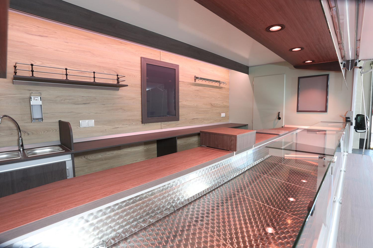 Mobil BORCO HÖHNS - Zelfrijdende verkoopwagen: afbeelding 3 Mobil BORCO HÖHNS - Zelfrijdende verkoopwagen: afbeelding 3