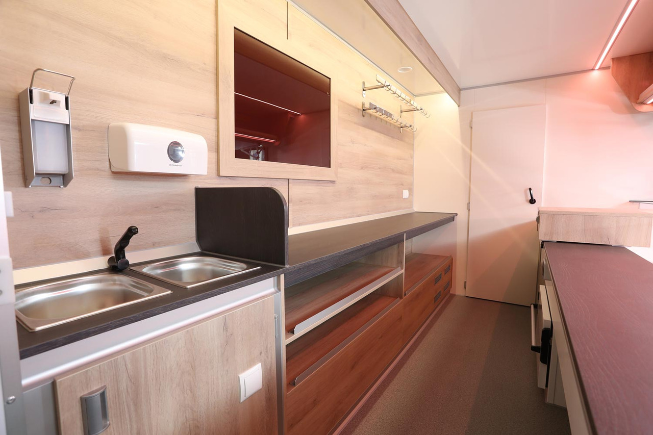 Mobil BORCO HÖHNS - Zelfrijdende verkoopwagen: afbeelding 4 Mobil BORCO HÖHNS - Zelfrijdende verkoopwagen: afbeelding 4