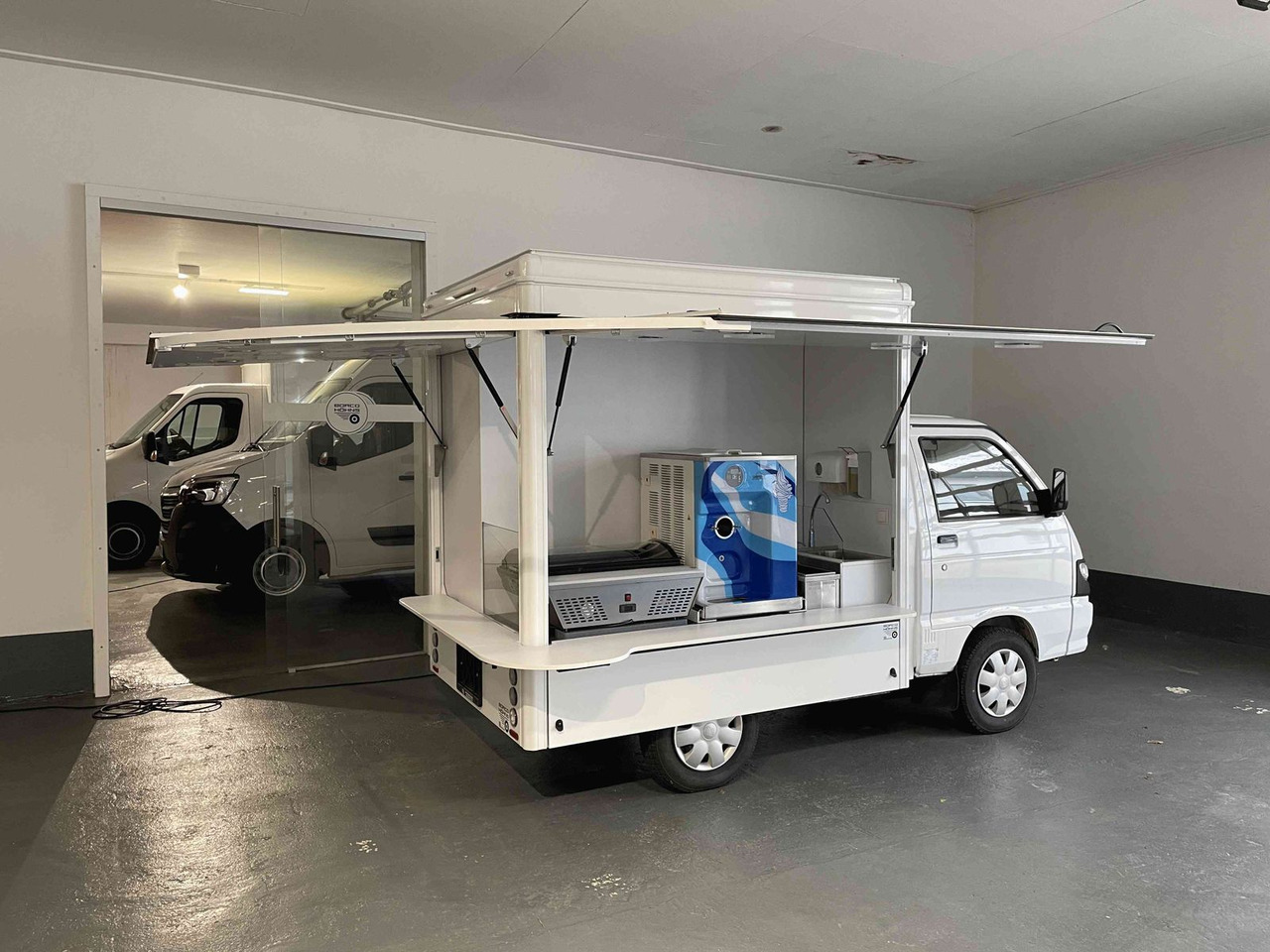 Piaggio Porter - Zelfrijdende verkoopwagen: afbeelding 1 Piaggio Porter - Zelfrijdende verkoopwagen: afbeelding 1