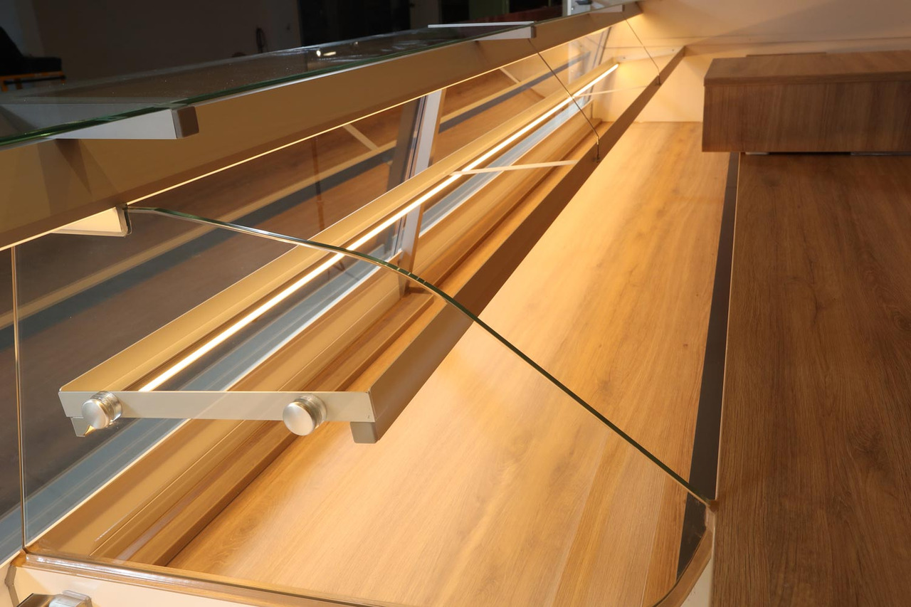 Verkaufsanhänger BORCO HÖHNS - Verkoopwagen: afbeelding 3 Verkaufsanhänger BORCO HÖHNS - Verkoopwagen: afbeelding 3