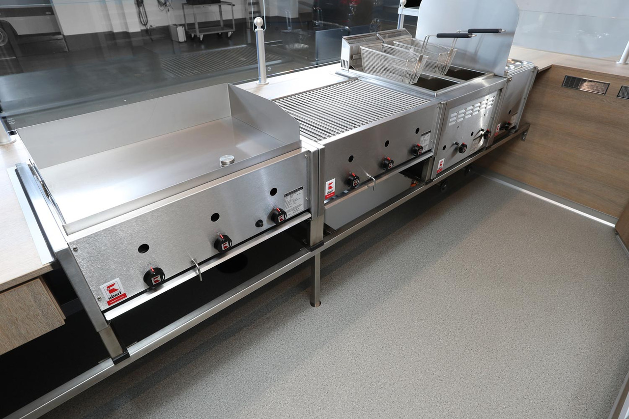 Wochenmarktmobil BORCO HÖHNS - Zelfrijdende verkoopwagen: afbeelding 4 Wochenmarktmobil BORCO HÖHNS - Zelfrijdende verkoopwagen: afbeelding 4