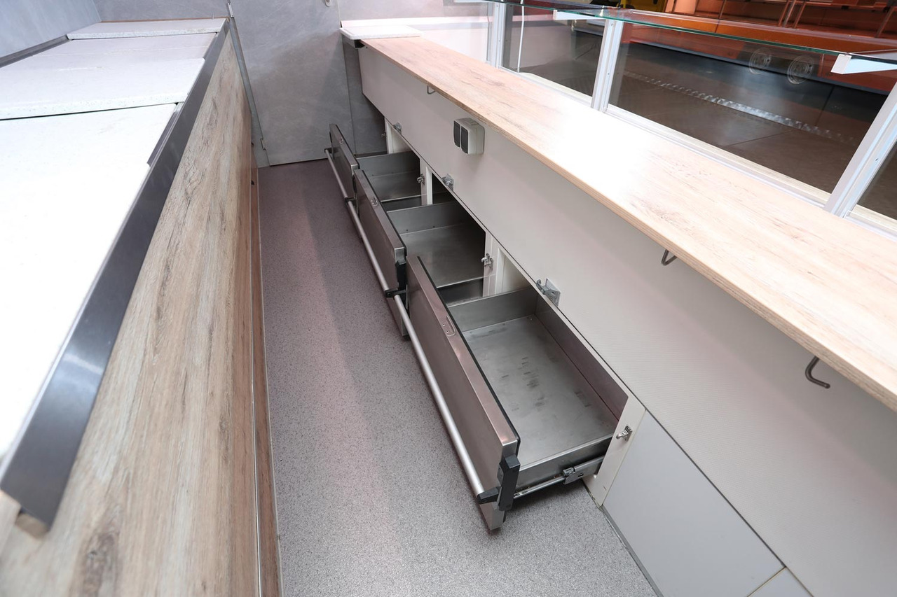 Wochenmarktmobil BORCO HÖHNS - Zelfrijdende verkoopwagen: afbeelding 2 Wochenmarktmobil BORCO HÖHNS - Zelfrijdende verkoopwagen: afbeelding 2