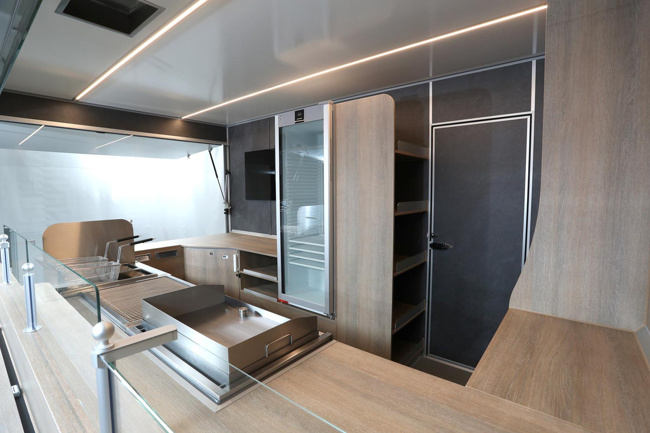 Wochenmarktmobil BORCO HÖHNS - Zelfrijdende verkoopwagen: afbeelding 2 Wochenmarktmobil BORCO HÖHNS - Zelfrijdende verkoopwagen: afbeelding 2