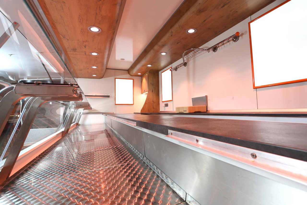 Wochenmarktmobil BORCO HÖHNS - Zelfrijdende verkoopwagen: afbeelding 3 Wochenmarktmobil BORCO HÖHNS - Zelfrijdende verkoopwagen: afbeelding 3